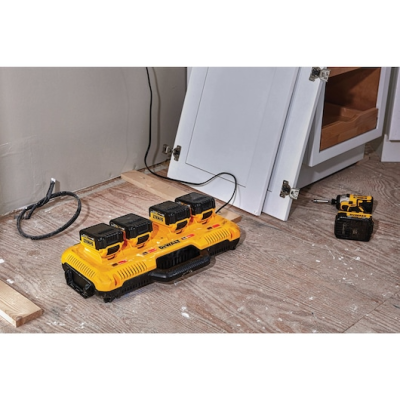 DEWALT დამტენი 18V 4 სექციით-DCB104-QW DEWALT დამტენი 18V 4 სექციით-DCB104-QW
