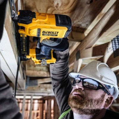 DEWALT DCN701D2-QW ელექტრიკოსის სტეპლერი XR 18V ​​Li-ION 2.0Ah 